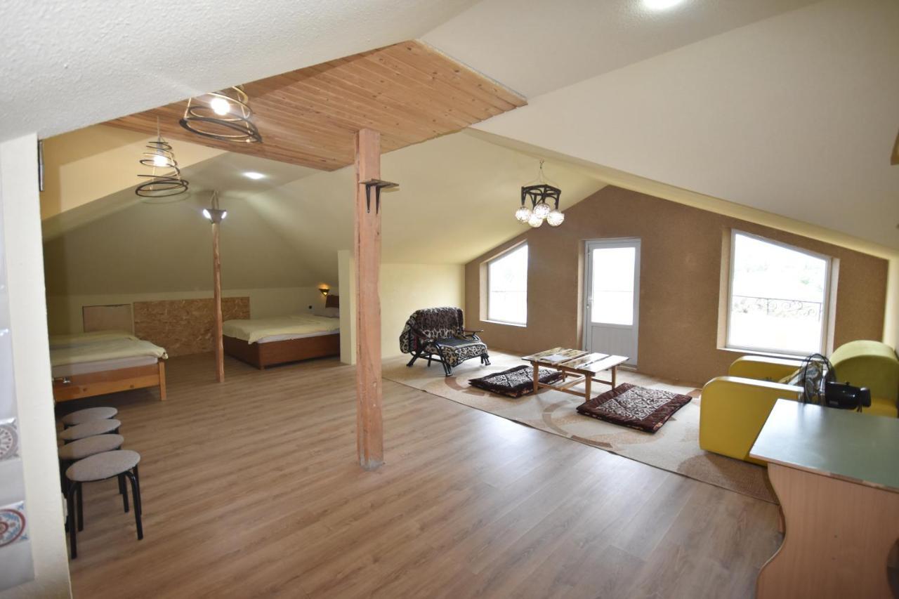 リバーサイドカラコル Bed & Breakfast エクステリア 写真